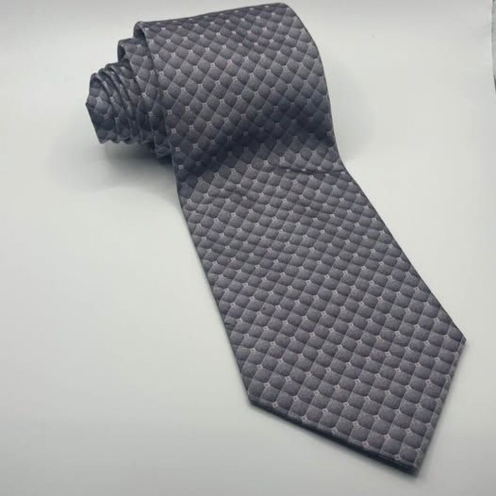 Van Heusen Men's Neck Tie, Gray & Magenta Geometric Pattern, Handmade 100% Silk